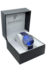 John Pettersson Silver Blue Leather Herren Armbanduhr - Unsere Herren Uhr ist das richtige Accessoire für besondere Momente im Alltag.
